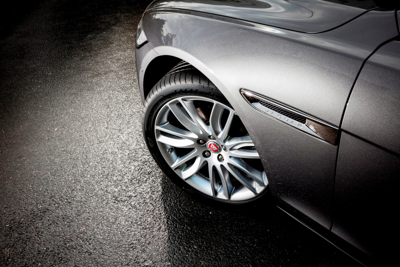 New Goodyear Eagle F1 Asymmetric 3 makes appearance on Jaguar XF