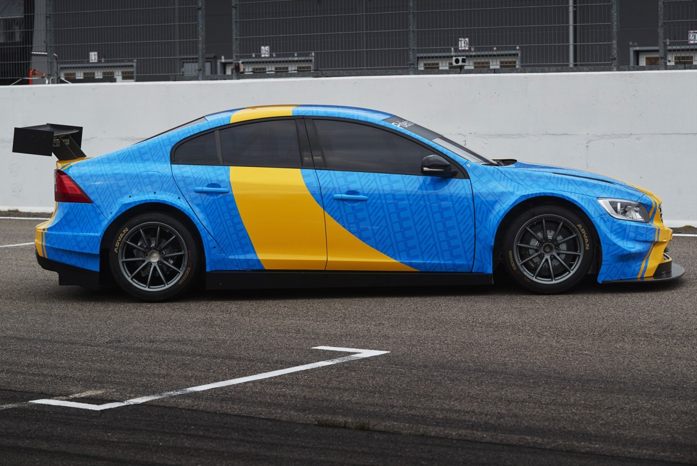 polestar_cyan_art_car_4_1800x1800