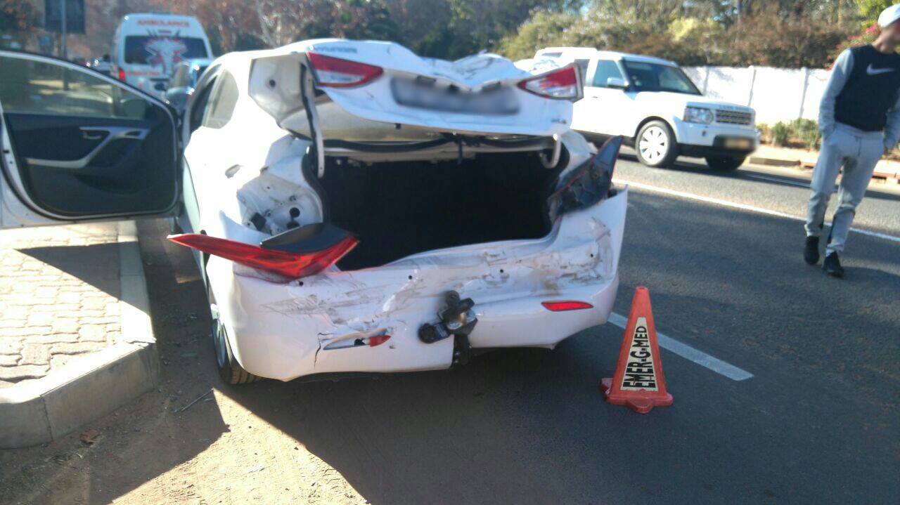 Three vehicle collision in Melrose Estate