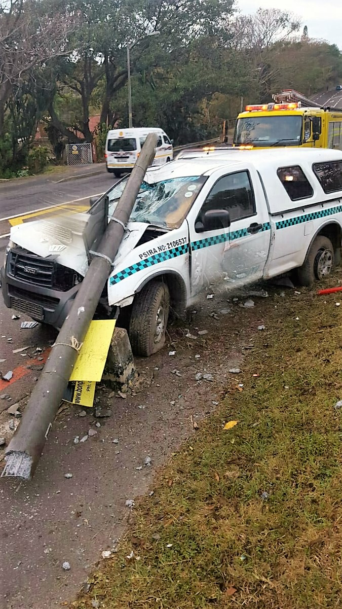 3 Injured in crash in Westville