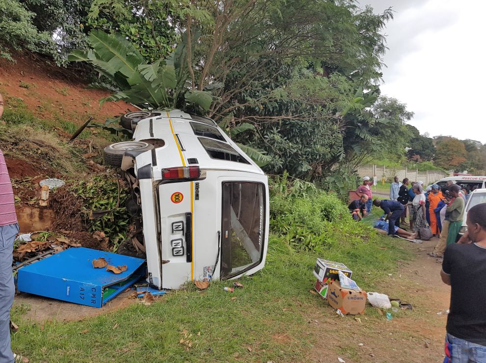 14 injured after taxi rolls on Cato Manor Road in Durban