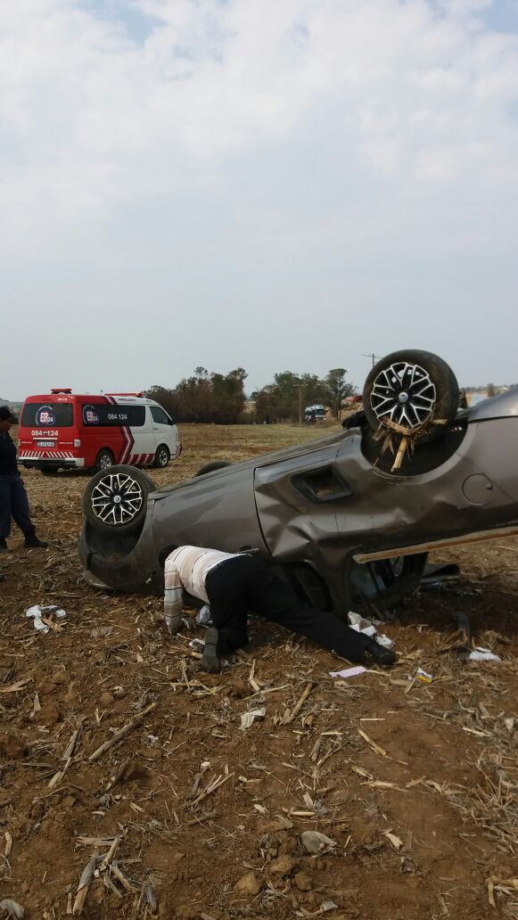 Bakkie rolls injuring seven on the N5 near Bethlehem