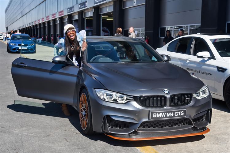 p90231449_highres_the-bmw-m4-gts-makes_880x500
