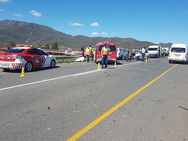 6 people injured in 4 vehicle collision on R60 outside Robertson, WC
