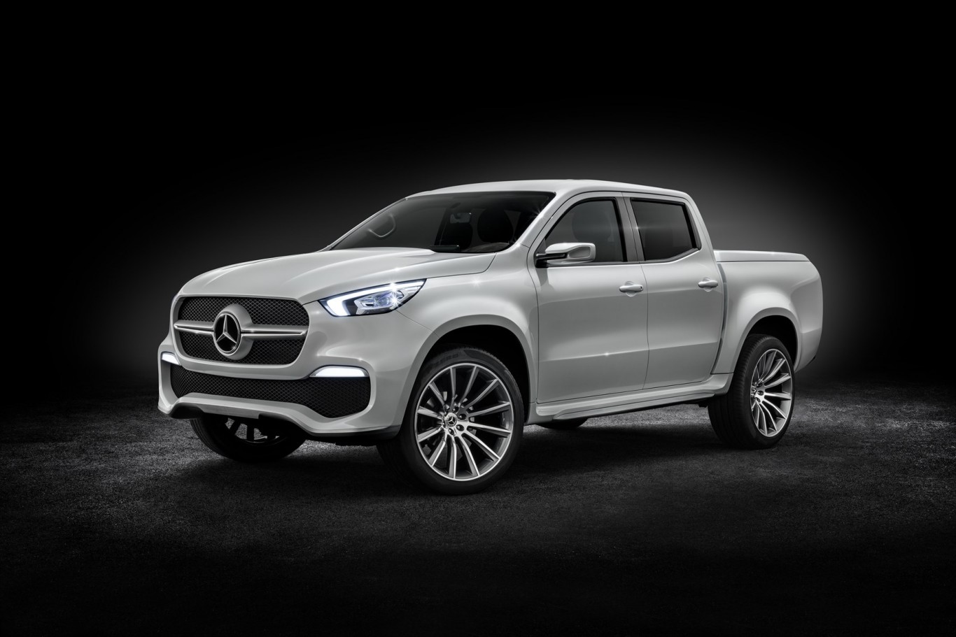 Mercedes-Benz introduces Concept X-CLASS