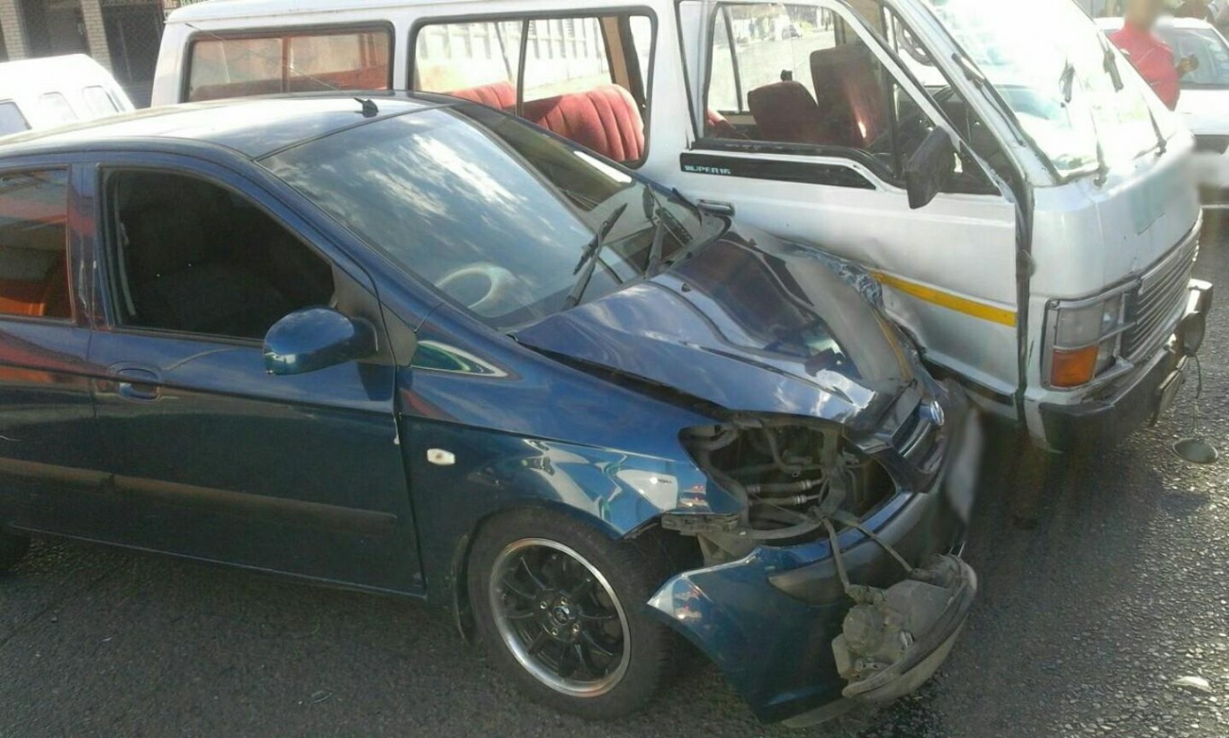 Three people injured in a taxi collision Jeppestown