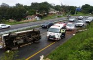 Bakkie rolls injuring three in Dawncliff in KwaZulu Natal.