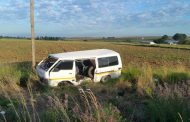 Taxi overturned between Lindley and Petrus Steyn