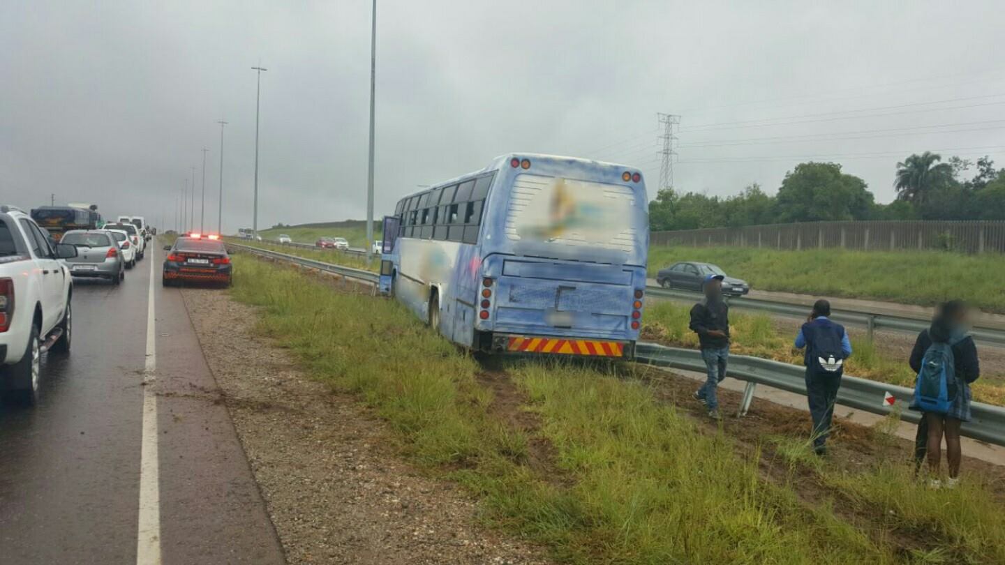 Fortunate escape from serious injury in bus crash on the R55 in Zwartkops.