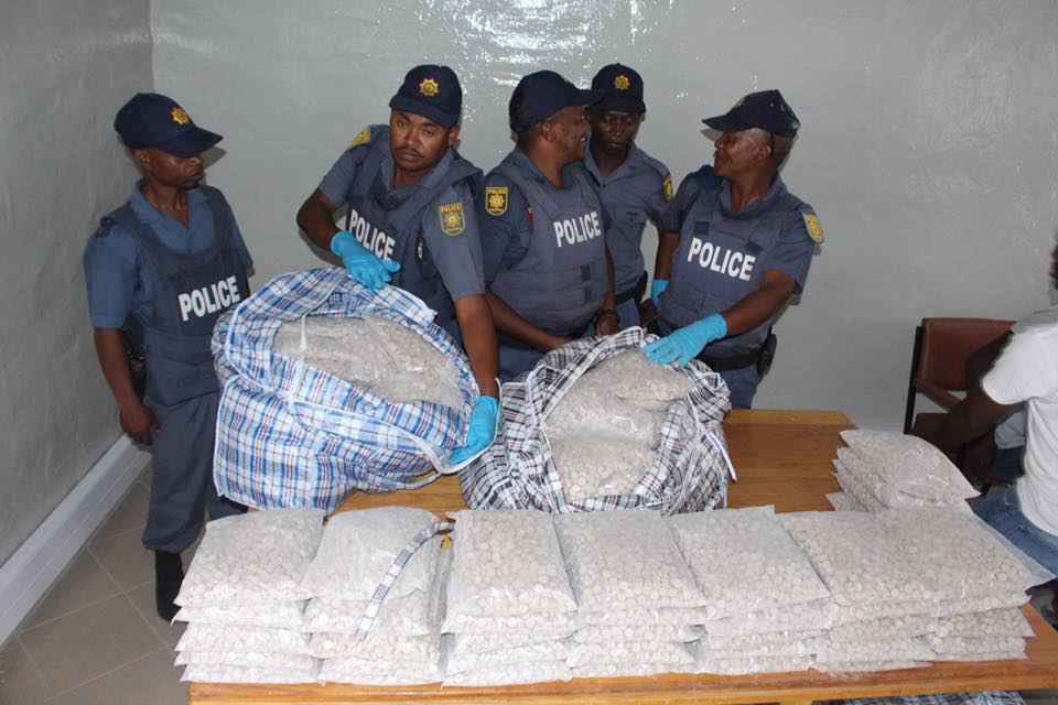 Suspects arrested in major drug bust at a roadblock on the N1 near Colesberg
