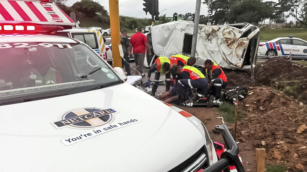 M13 Richmond Road taxi crash - 18 injured