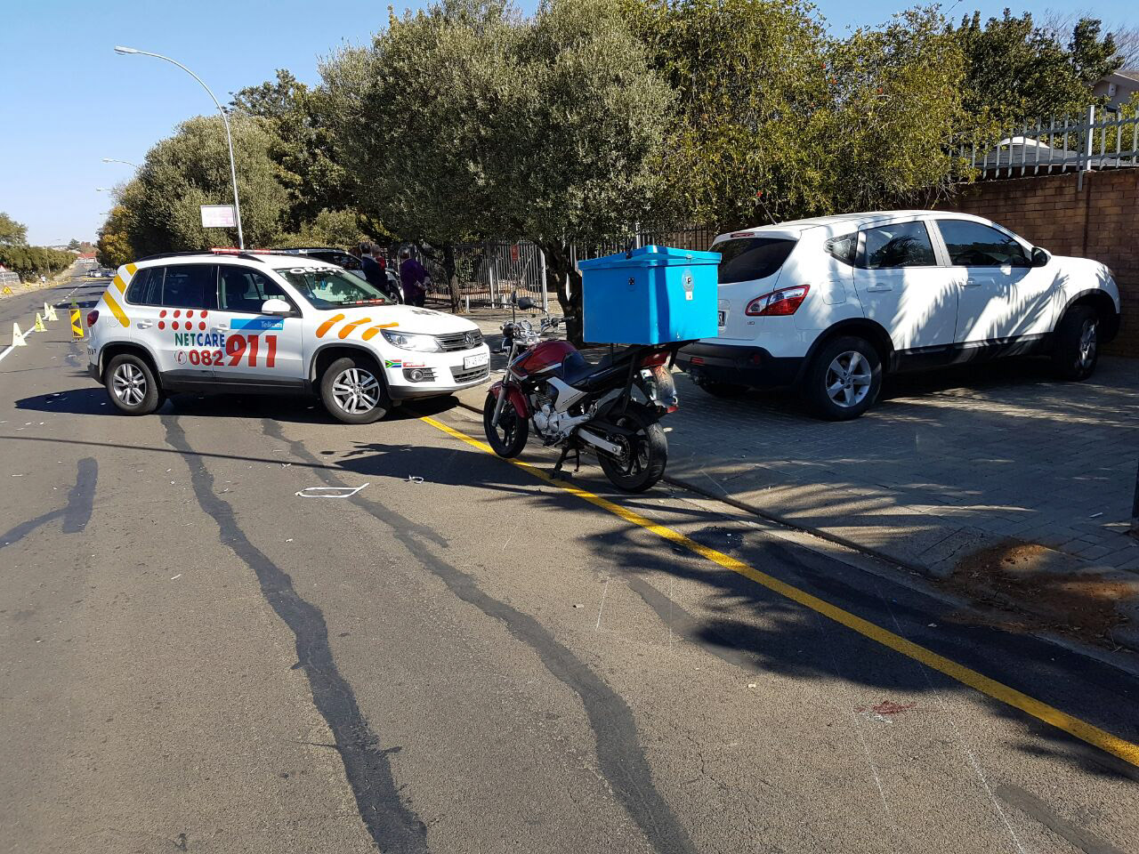 Bloemfontein: 63 year old man sustains severe leg  injuries in bike crash.