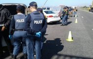 Women in uniform manage roadblock in Eastern Cape