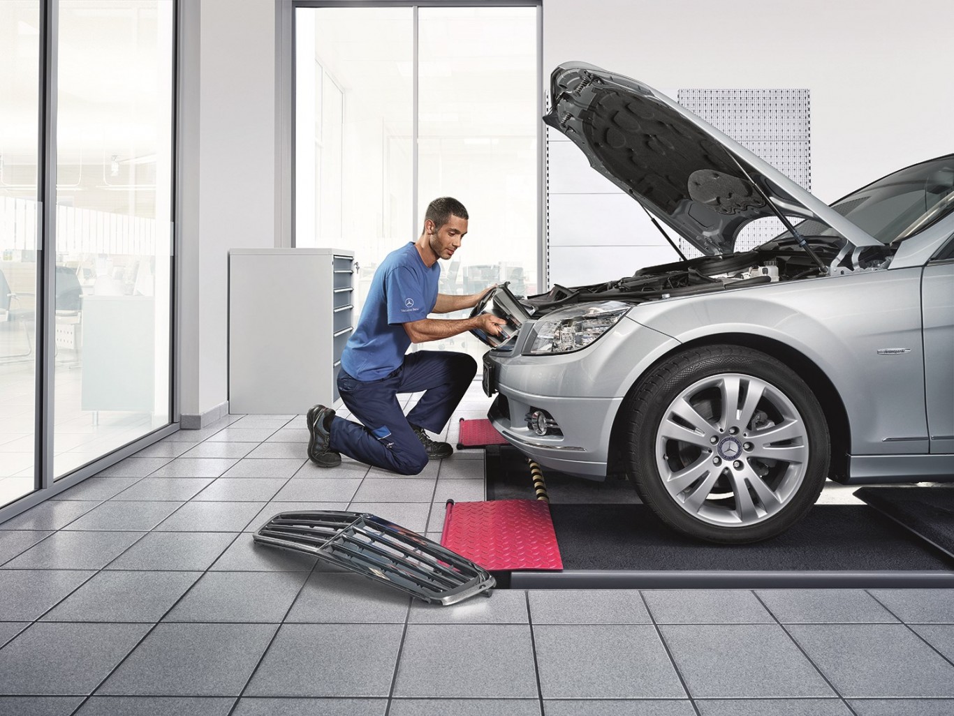 Mercedes-Benz Auto Body Repair Centres awards superior service