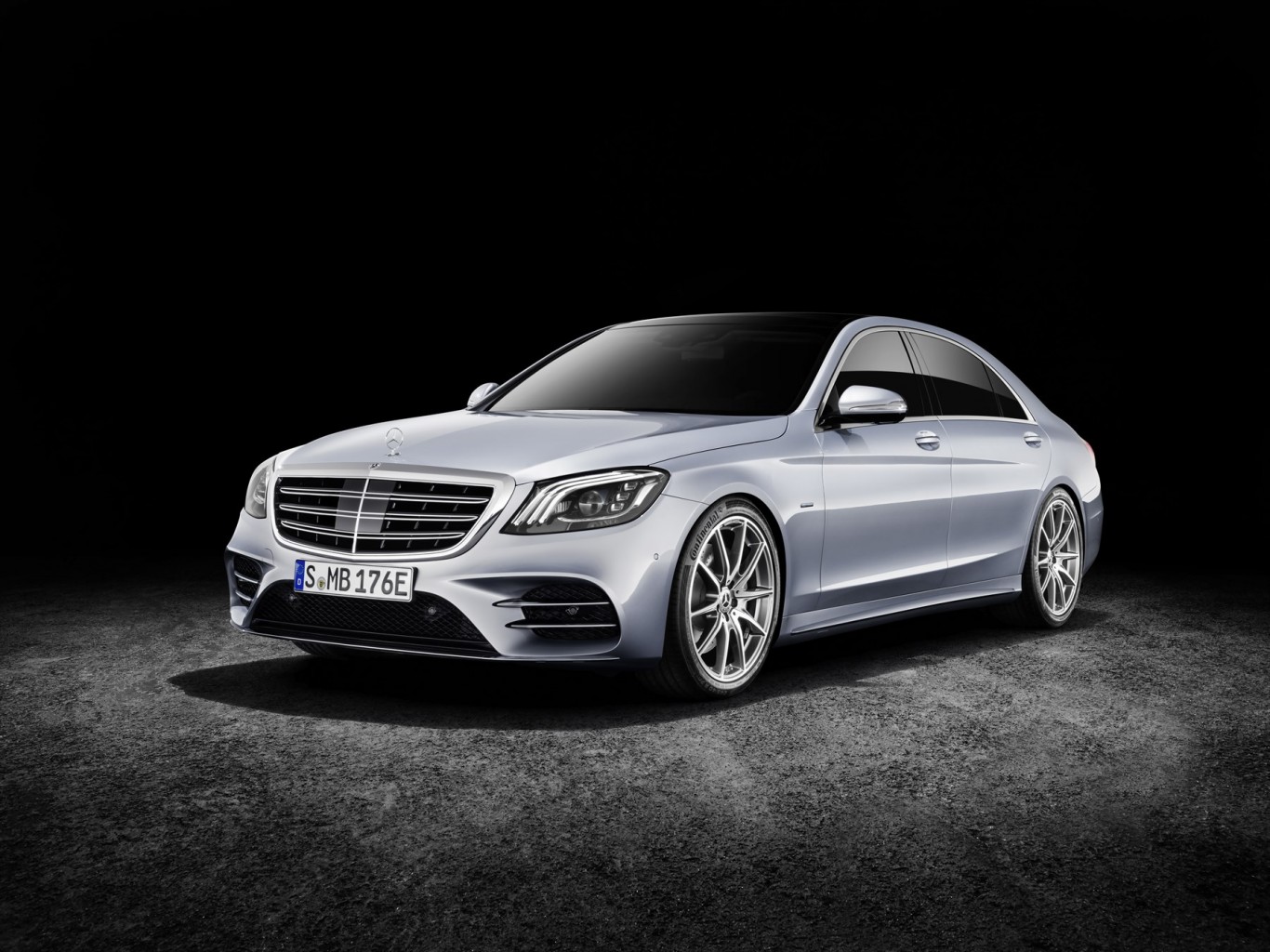 Mercedes-Benz S 560 E Plug-in Hybrid: More power, more range