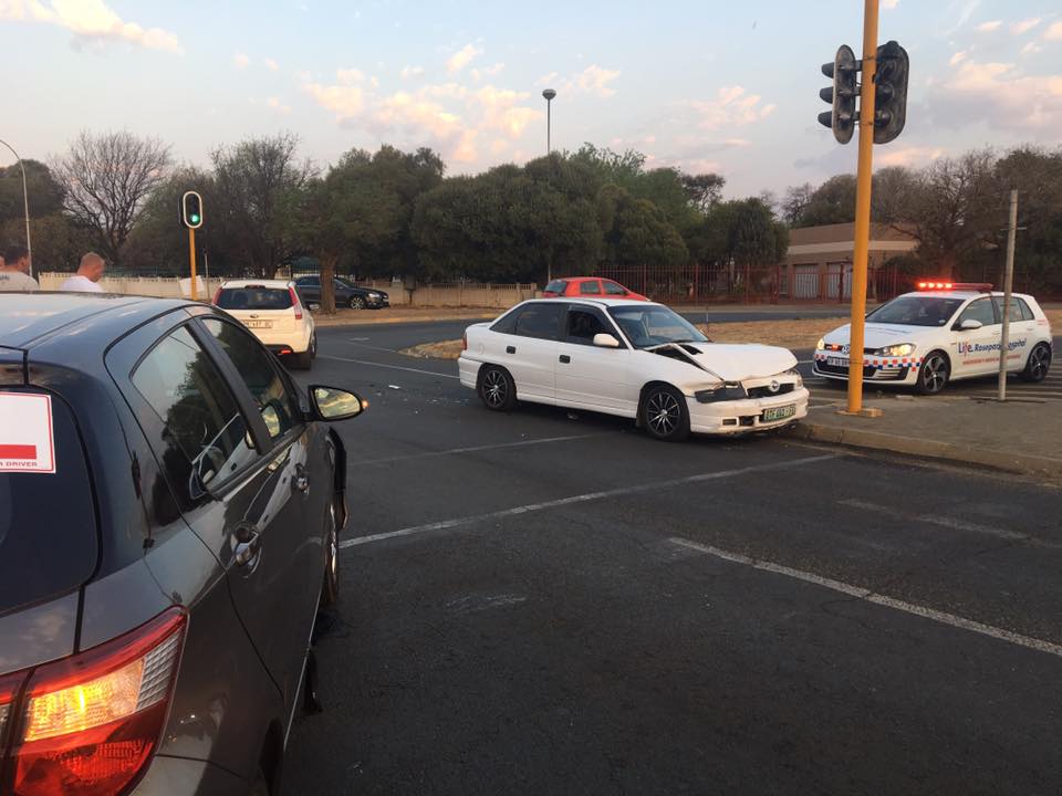 Fortunate escape from injury in road crash at intersection in Bloemfontein