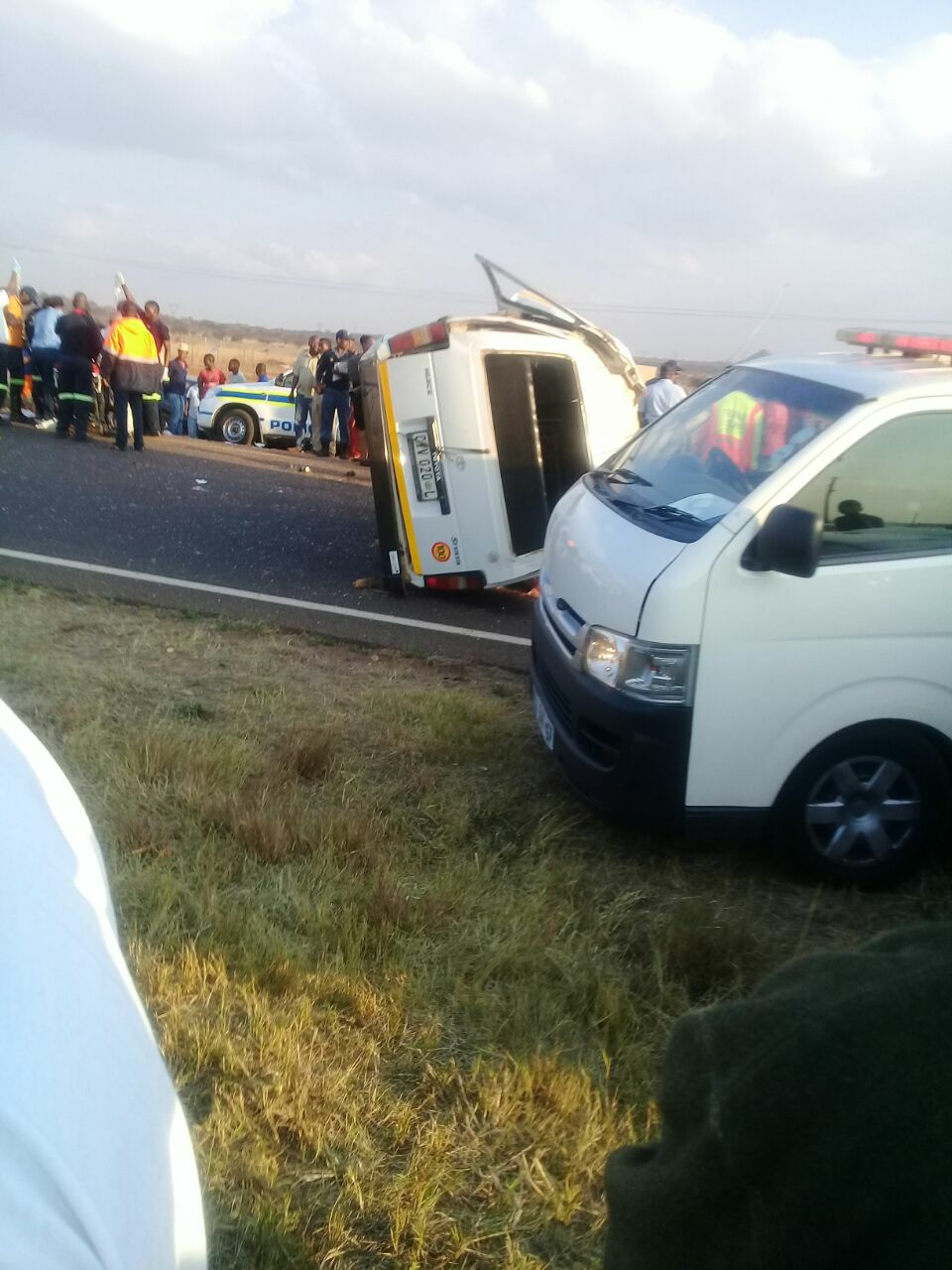 Fatal minibus taxi rollover on the R71 next to Orange Groove in Capricorn District, Limpopo