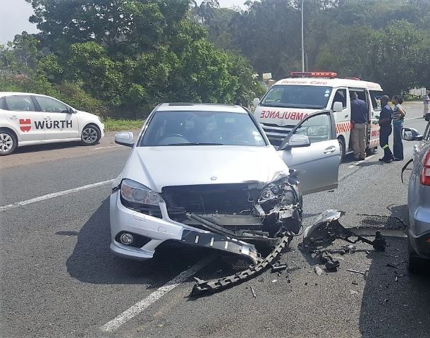 2 People injured in Pinetown crash