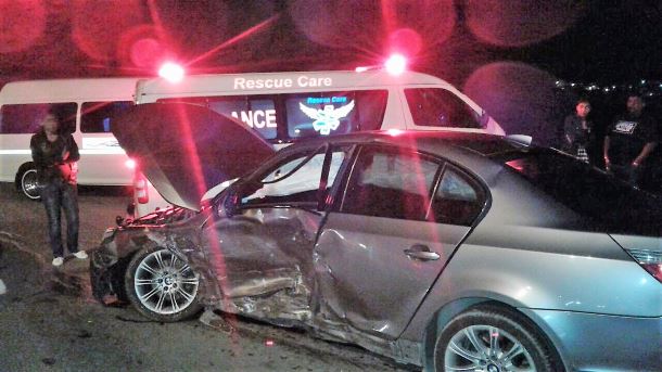 5 people have been injured during a crash in Chatsworth