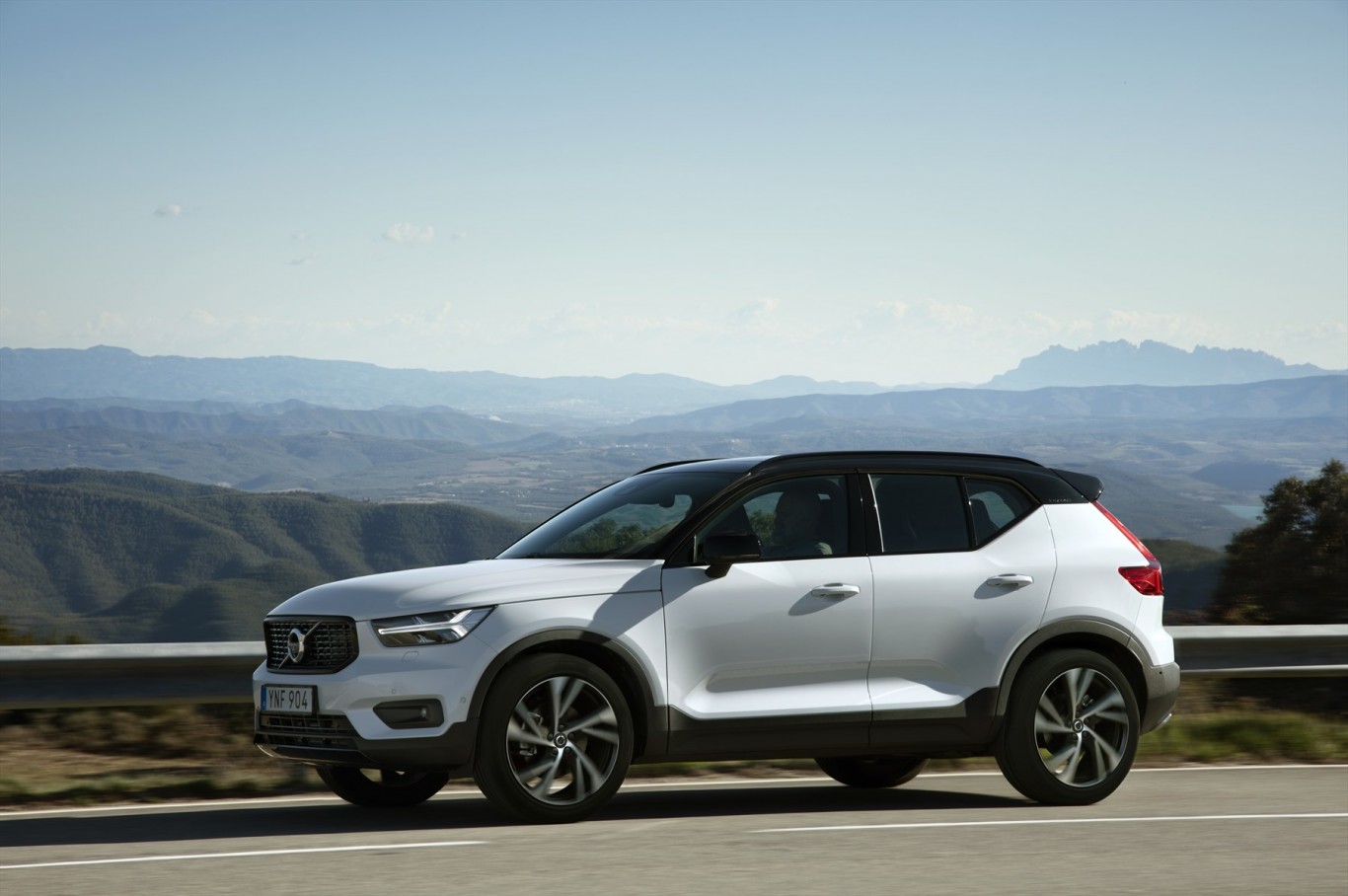 New Volvo XC40 en route to South Africa; pricing announced