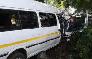 Taxi crashes into a tree killing a passenger and injuring 5 others in Three Rivers