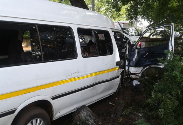 Taxi crashes into a tree killing a passenger and injuring 5 others in Three Rivers