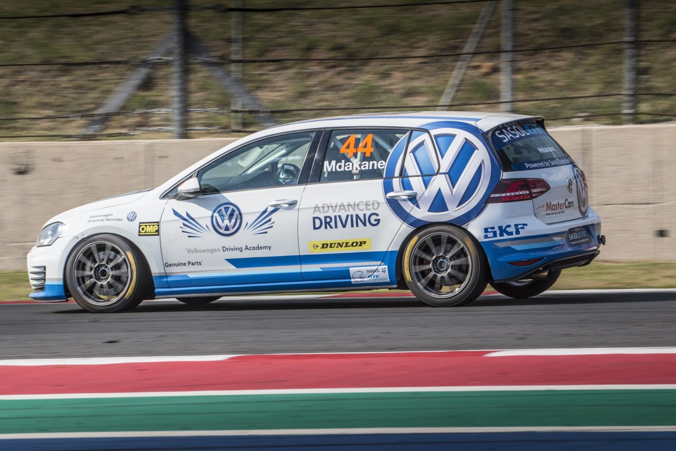 Volkswagen Motorsport turns the table to dominate at Kyalami in Sasol GTC series