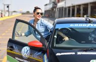 Shashi Naidoo and Zoe Brown take to the track on Speed Stars