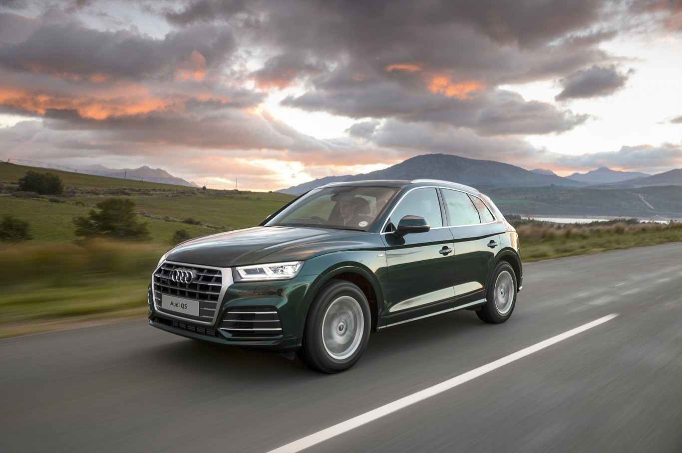 Audi Q5 is CAR Magazine's best premium mid-size SUV for 2017