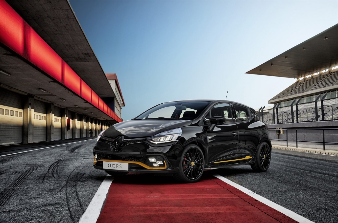 The exclusive New Clio R.S. 18 F1