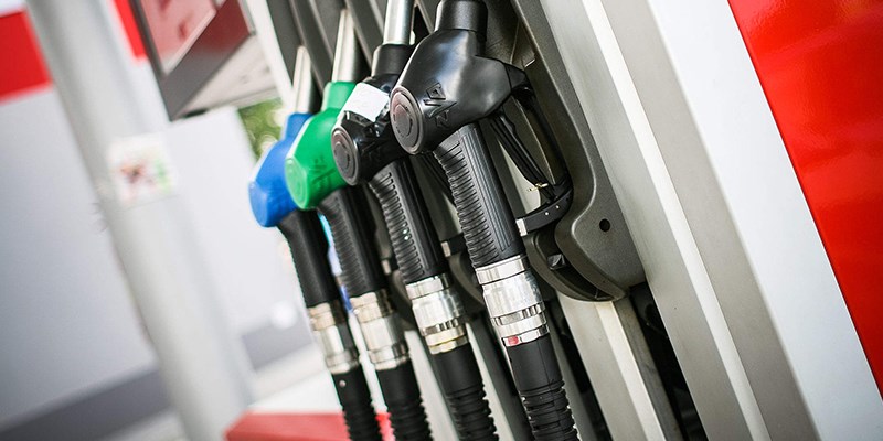 Tips to save fuel while driving on holiday