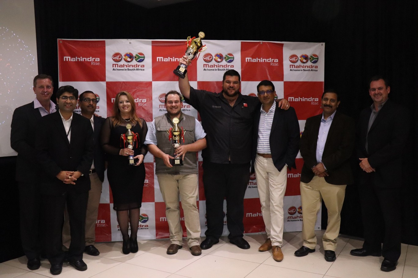 Mahindra recognises its top-performing dealers