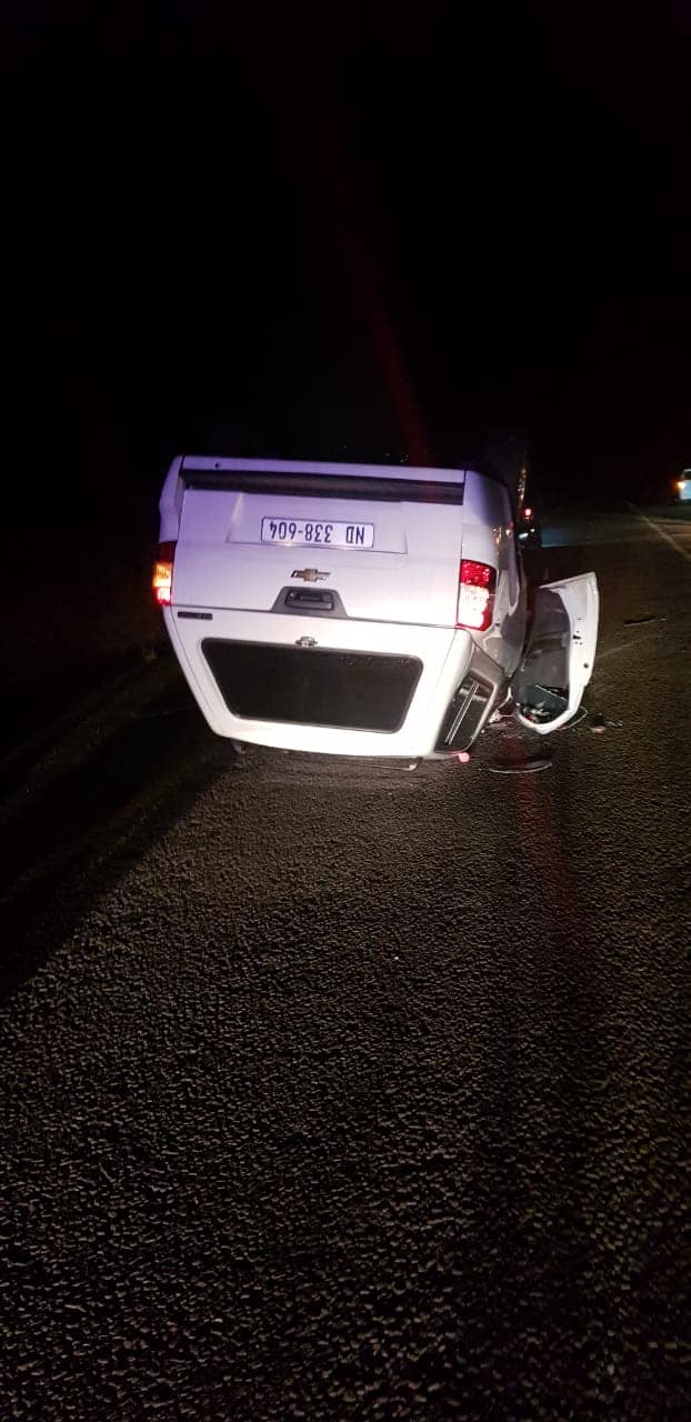 One Injured After Bakkie Overturns on the R102 in Phoenix, KZN