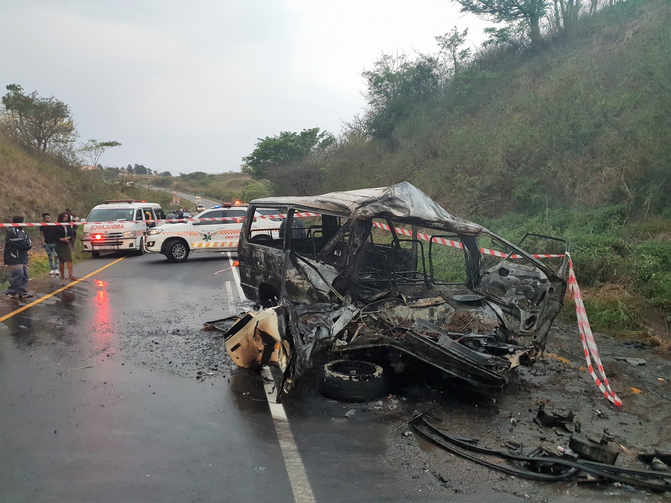 1 Killed, 4 injured in head-on crash on the M1 Higginson Highway near Klaarwater