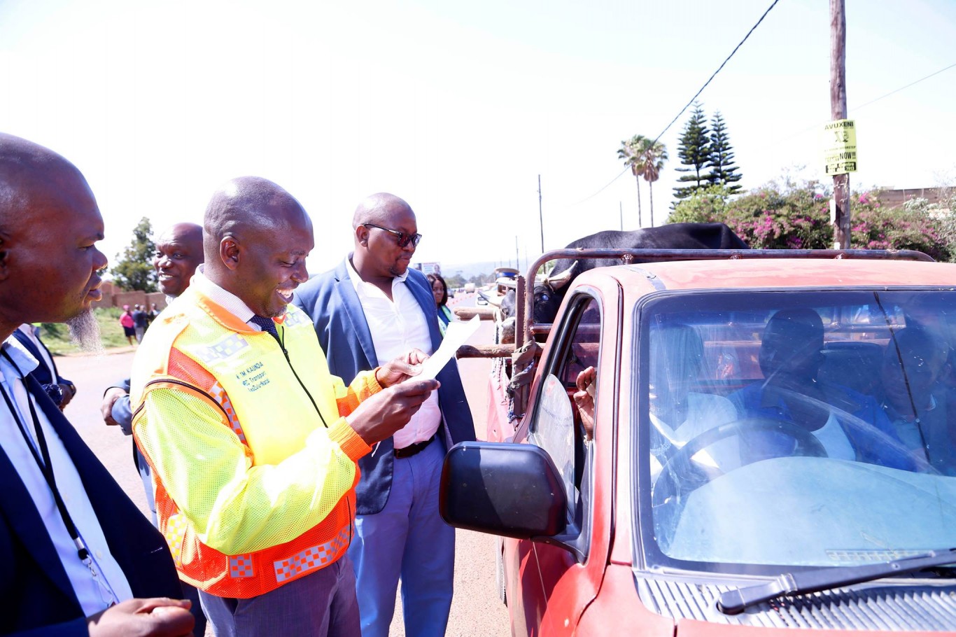 MEC Kaunda participates in multi-disciplinary road block on R66