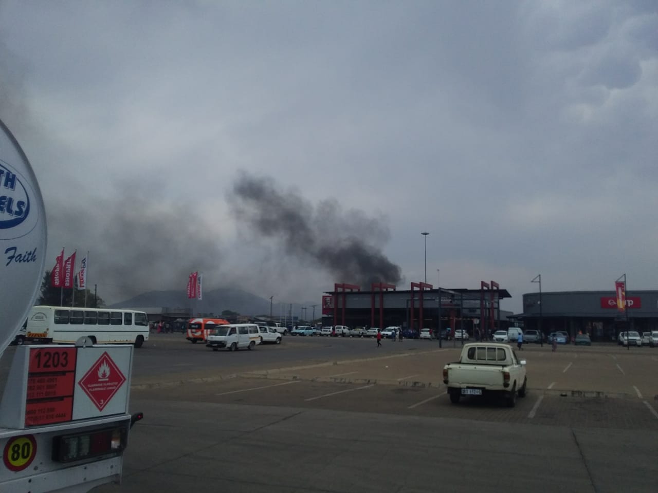Limpopo Transport MEC condemns spontaneous taxi violence at Zebediela which left one person dead