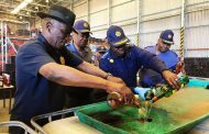 Minister of Police and #SAPSNPC General Sitole continue to monitor Safer Festive Season opearations in the Western Cape
