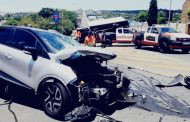 Minor injuries reported after collision at intersection in Edenvale