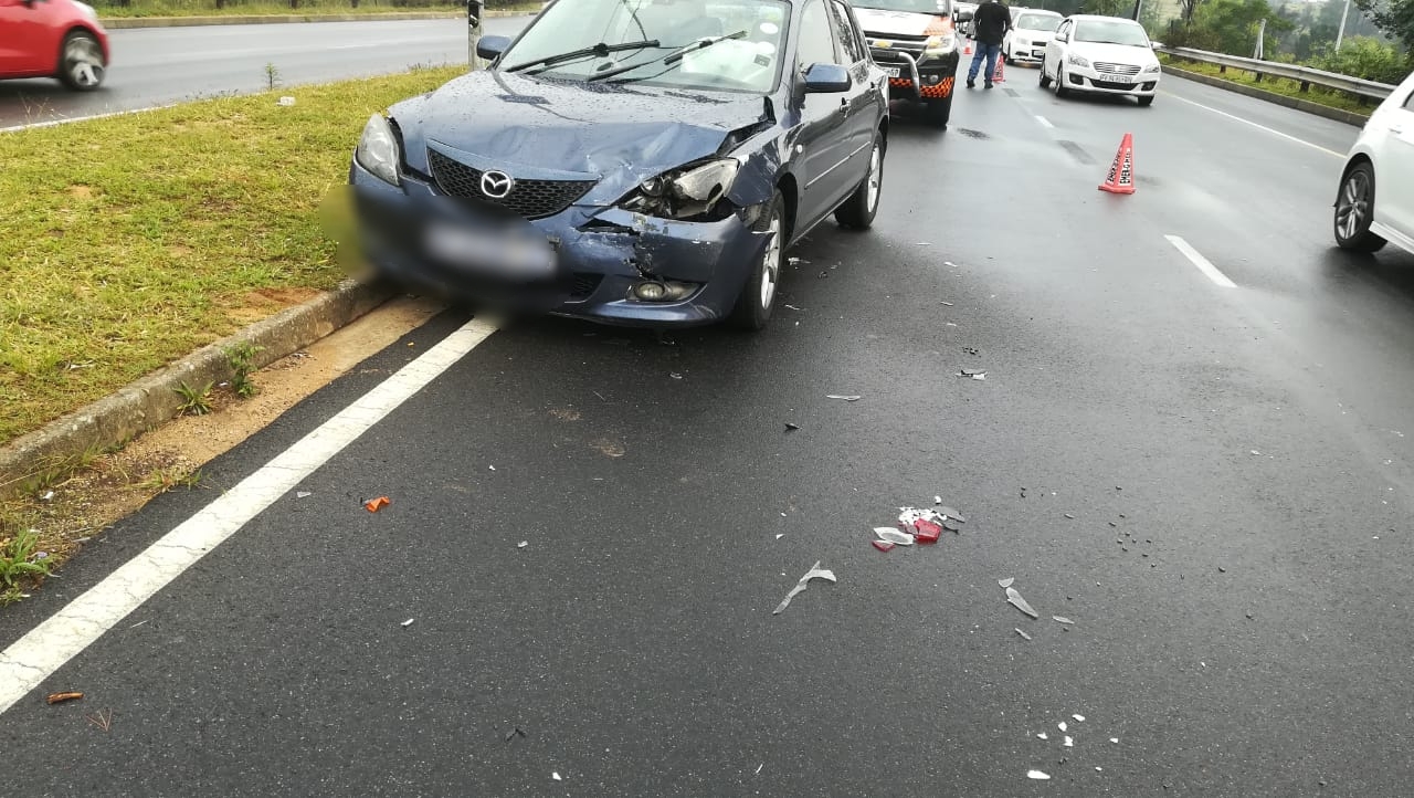 Gauteng: Four injured in Main Road crash in Lonehill Sandton.
