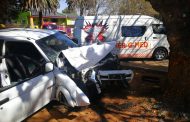 Motorist entrapped after crash into tree in Krugersdorp