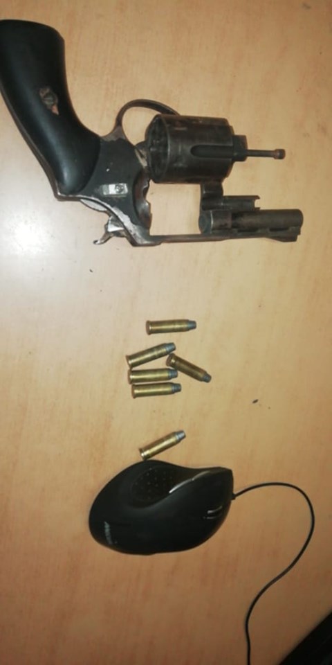 Armed suspect apprehended in Lavender hill