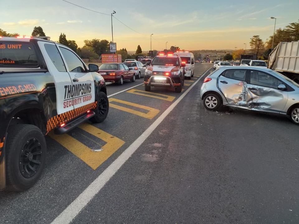 Multiple injured in Lonehill collision