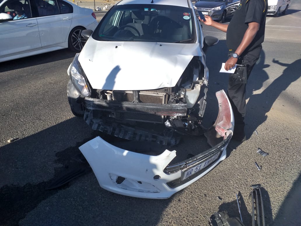 One person injured in collision in Lonehill