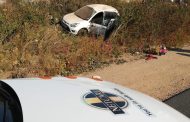 Gauteng: Driver and passenger escape injury on the N14