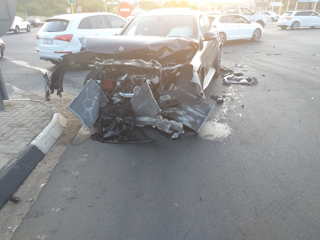 Two-vehicle collision in Fourways