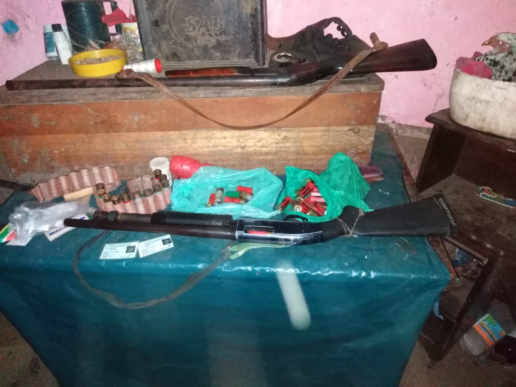 Two male suspects arrested with illegal weapons