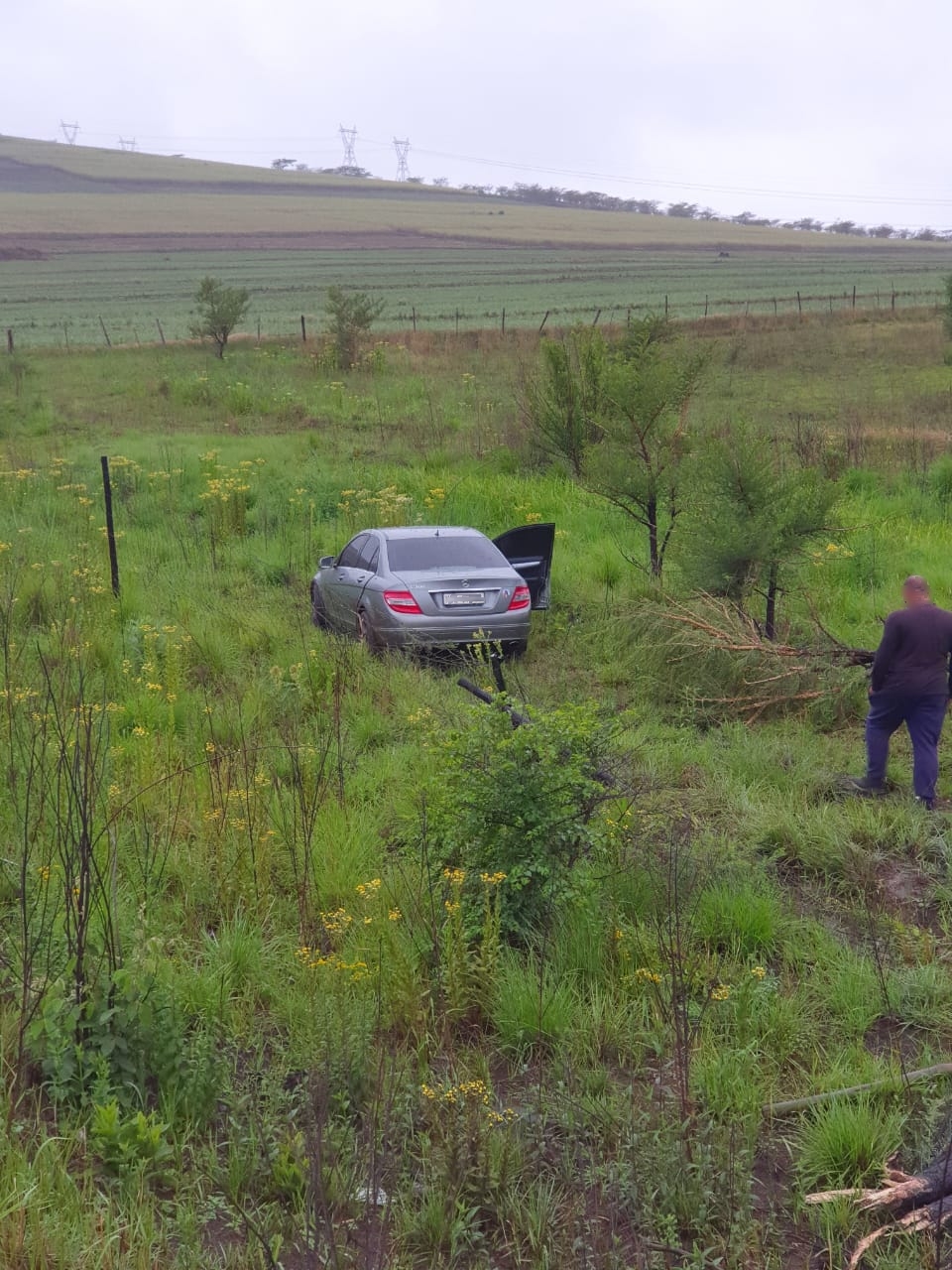 KwaZulu-Natal: Two injured after vehicle leaves road in the direction of New Hanover in Pietermaritzburg.