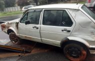 Vehicle slides into stormwater ditch in Constantia Kloof