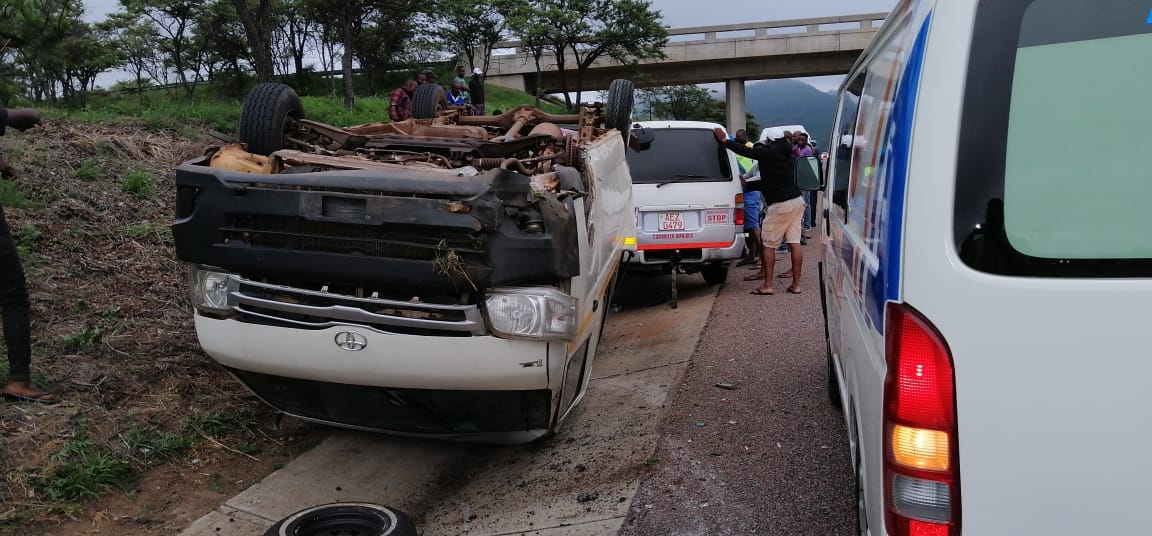 Taxi rollover in crash on the N1 north of the Ranch, Limpopo