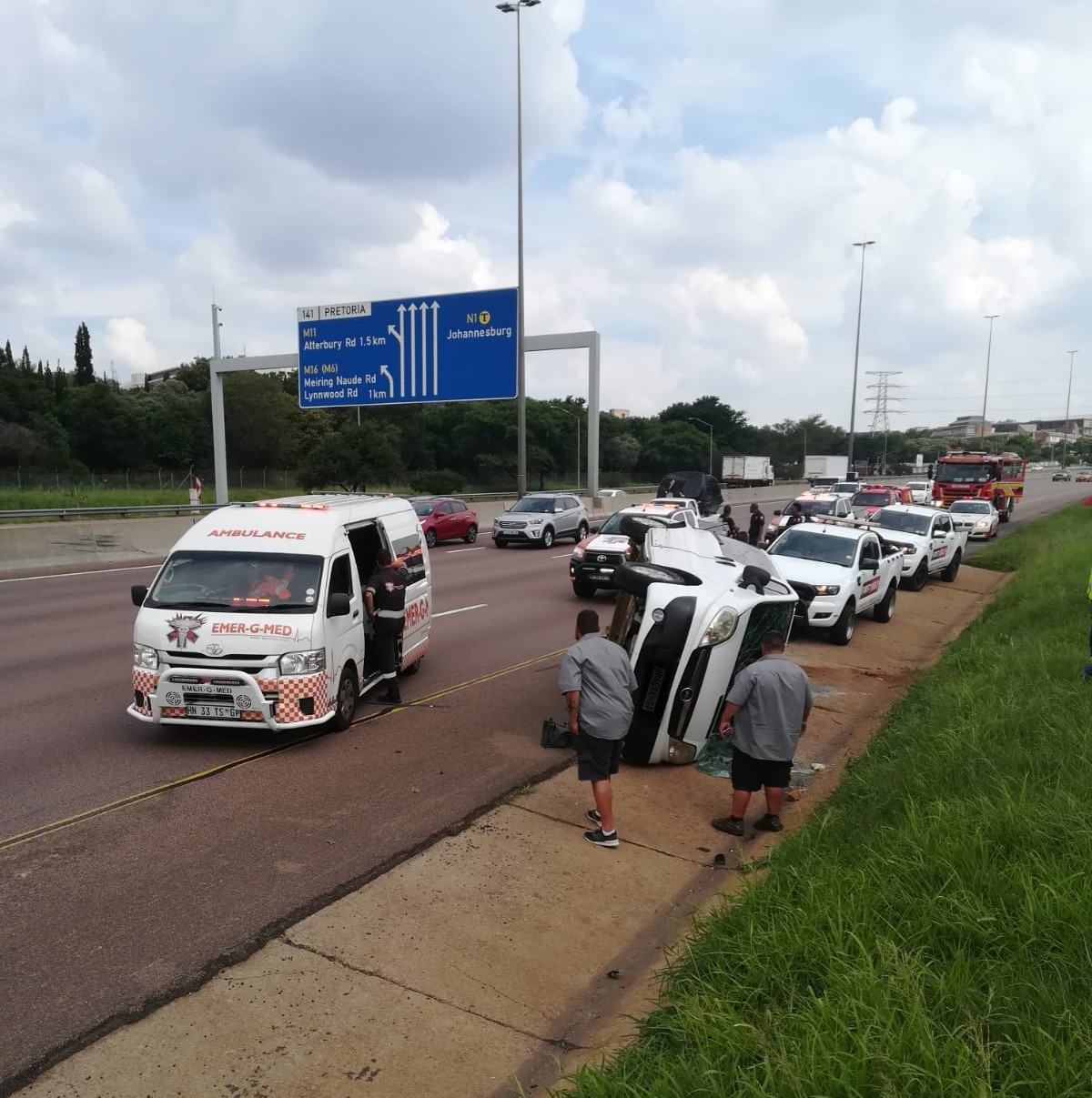 One person injured in minibus rollover on the N1, Pretoria